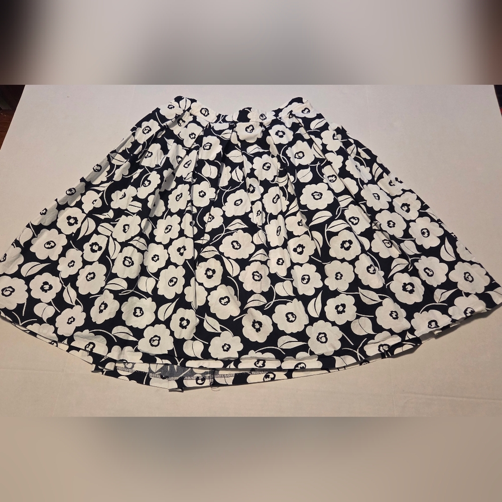 Charter Club Black and White Floral Skirt EUC Size M